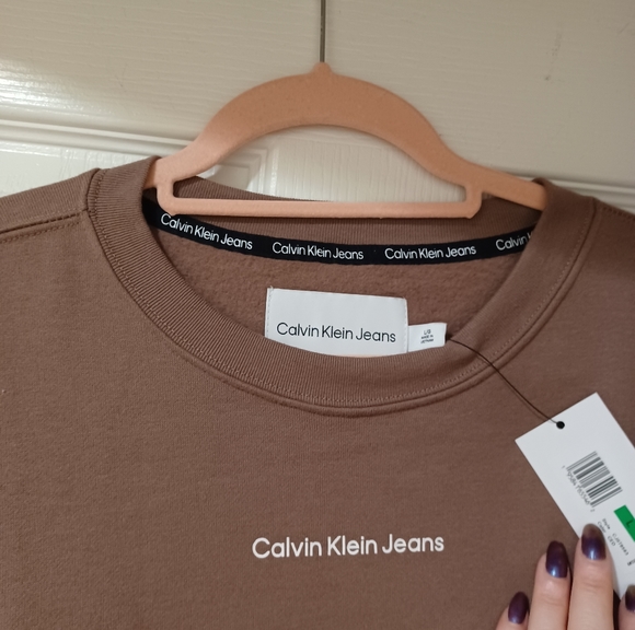 CALVIN KLEIN LOGO TAN CROPPED CROP SWEATSHIRT 
NWT - Picture 6 of 9
